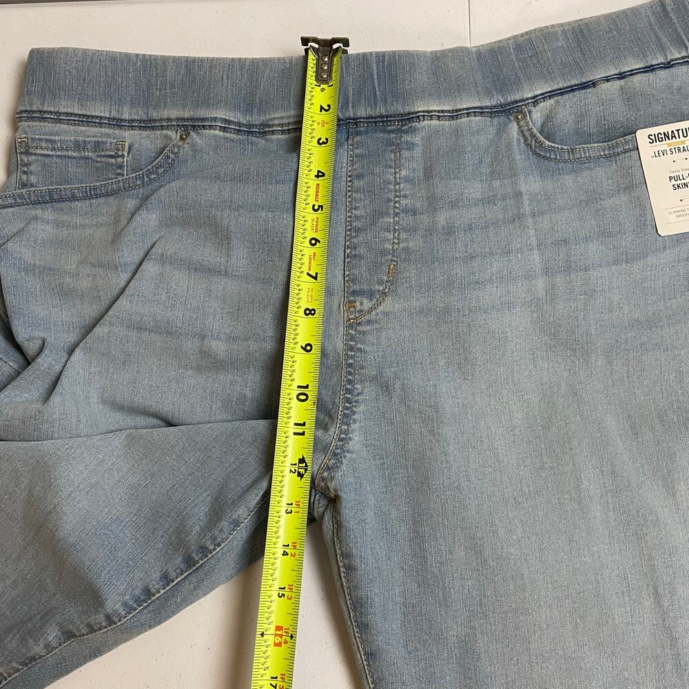 Levi Strauss Women's Totally Shaping Light Blue Pull On Skinny Jeans 22L NWT - Picture 11 of 13